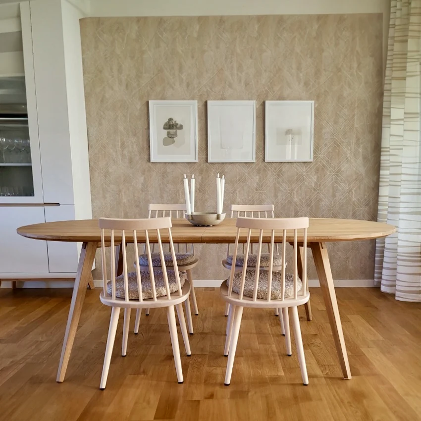 Ovalt-matbord-i-skandinavisk-design